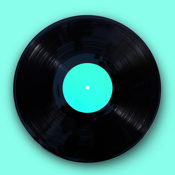 disque vinyle Gramophone isolé à l'arrière-plan bleu avec chemin de coupe - Photo, image