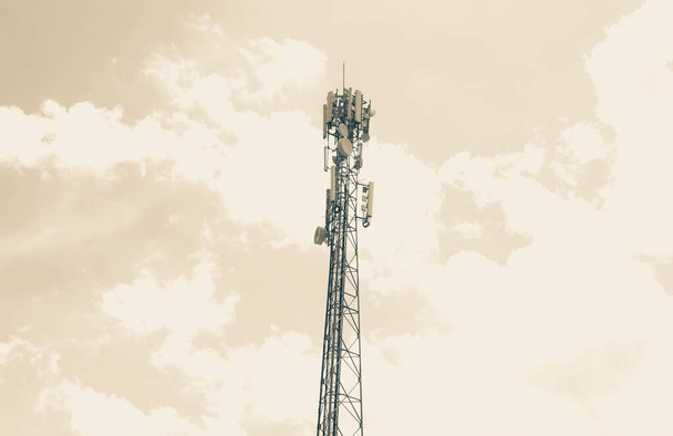 Internet tower or mobile phone tower - Valokuva, kuva