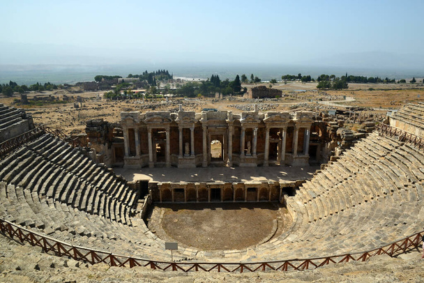 view to Roman amfitheater in Pamukkale, the ancient city of Hierapolis Turkey - Zdjęcie, obraz