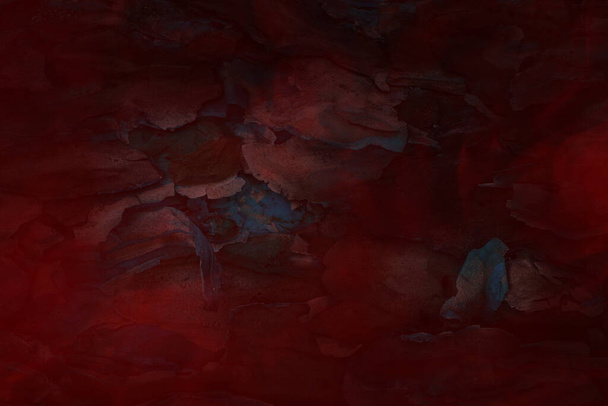 Artystyczny ciemny i tajemniczy faktura choina, pokryty czerwienny mistyczny mgła. Kontekst projektu. Pojęcie natury. - Zdjęcie, obraz