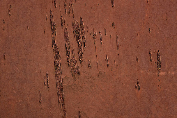 Fényes rozsdás lemez fém közelről Izgalmas karcolás minták hámló régi festék Grunge háttér tervezés - Fotó, kép