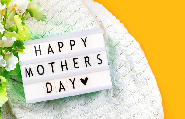 Happy Mothers Day koncepció háttér szöveges üzenet, felső nézet - Fotó, kép