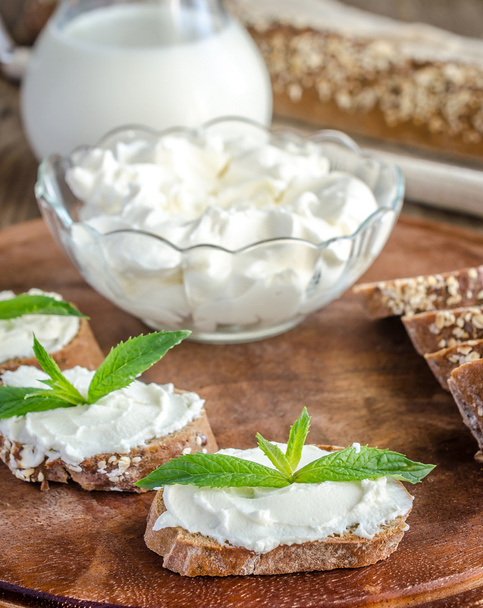 Wholewheat bread with cream cheese - Photo, Image