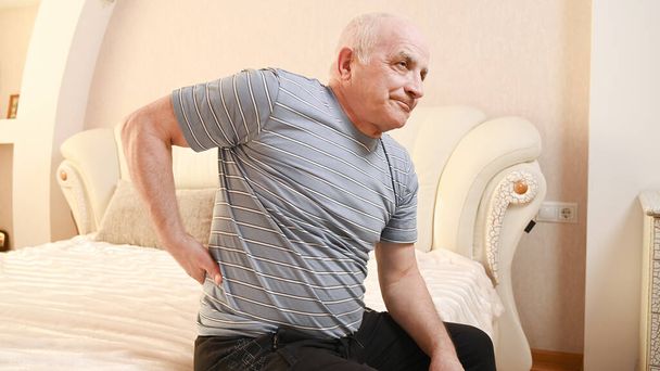 elderly man with back pain. - Fotografie, Obrázek