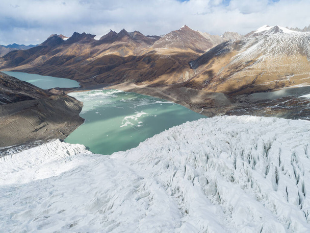 Aerial view of fossil glacier in Tibet,China - 写真・画像
