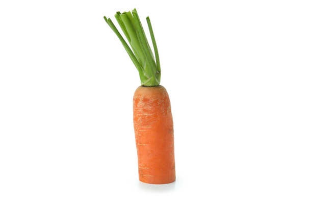 Mitad de zanahoria aislada sobre fondo blanco - Foto, Imagen