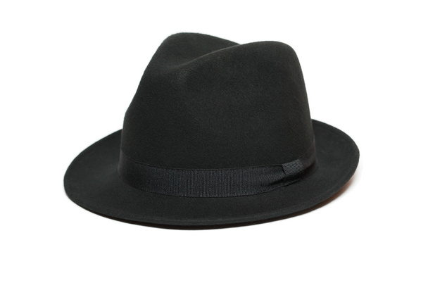 Черная шляпа войлока на белом фоне - Фото, изображение