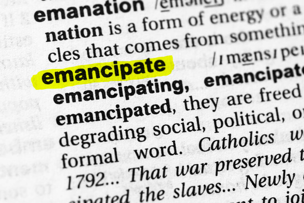 Palabra destacada concepto emancipado y significado. - Foto, imagen