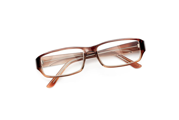 Μοντέρνα γυαλιά ortoise, ή γυαλιά, απομονωμένα σε λευκό φόντο - Φωτογραφία, εικόνα