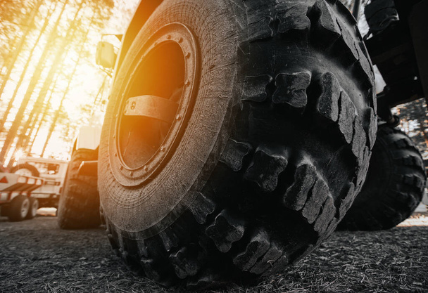 Car tires concept on off road. Shock absorber. Travel and racing concept for 4x4 drive off road vehicle - Foto, Bild