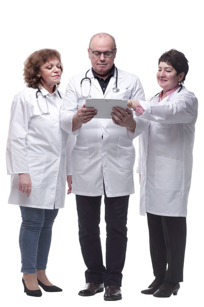 in full growth. a group of medical colleagues with a digital tablet - Foto, afbeelding