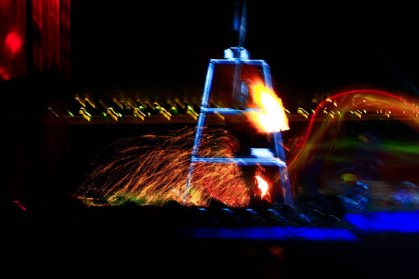 Sparks van gesmolten staal smelten, - Foto, afbeelding