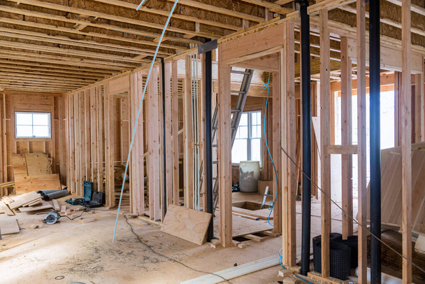 Estrutura de madeira do feixe residencial doméstico em construção em curso - Foto, Imagem