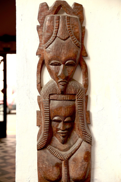 Sculpture en bois-Saint Louis du Sénégal
 - Photo, image