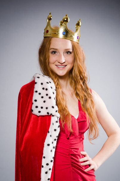 Koningin in rode jurk - Foto, afbeelding
