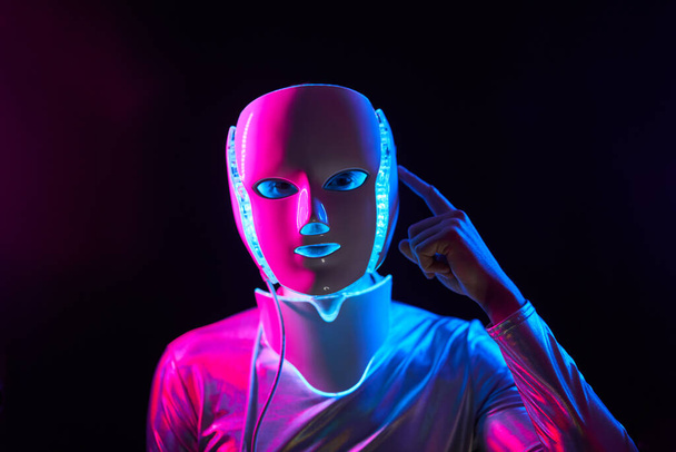 Portrait of futuristic robot. Concept of future technology. - Foto, Bild