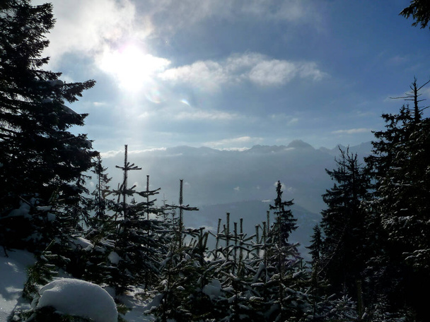 Hegyi panoráma Bajor Alpokban, télen - Fotó, kép