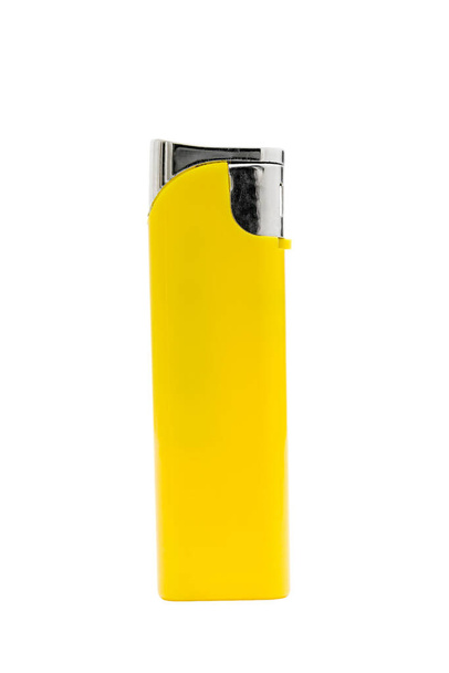 Un accendino a gas bianco giallo isolato su sfondo bianco - Foto, immagini