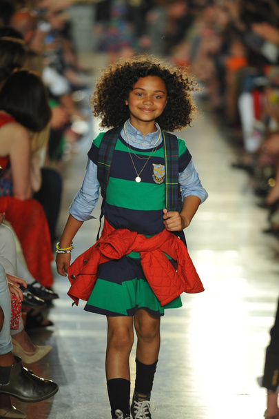 Model at Ralph Lauren Children's Fashion Show - Foto, imagen