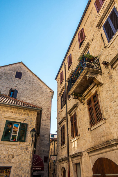 モンテネグロの美しい街の背景 - 写真・画像