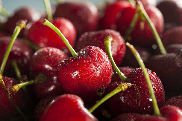 Raw Organic Red Cherries - Zdjęcie, obraz