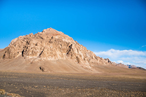 Beautiful alpine landscape during Pamir highway. Tajikistan, Pamir mountains, Asia - Foto, Imagem