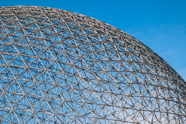 Detail of the dome of the Biosphere in Montreal's Jean-Drapeau Park. The museum is dedicated to the environment, it was created for the 1967 World Fair, Expo 67. Montreal, Quebec, Canada. - Photo, Image