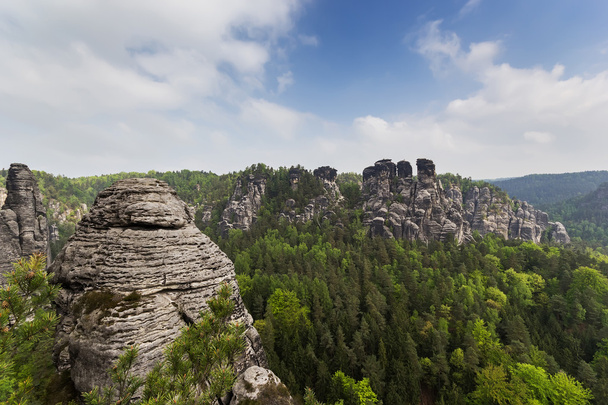 Rocas en Bastei
 - Foto, Imagen