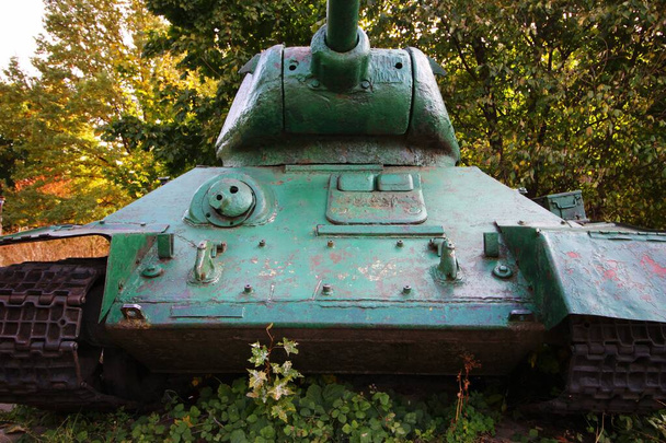 The T-34 tank is the old World War II - Fotografie, Obrázek