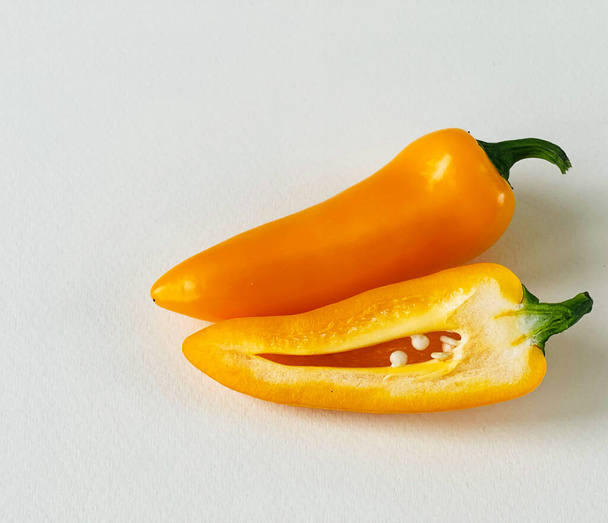 yellow pepper on a light table - Фото, зображення