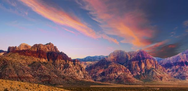 Bandas de montanhas coloridas em Red Rock Canyon - Foto, Imagem