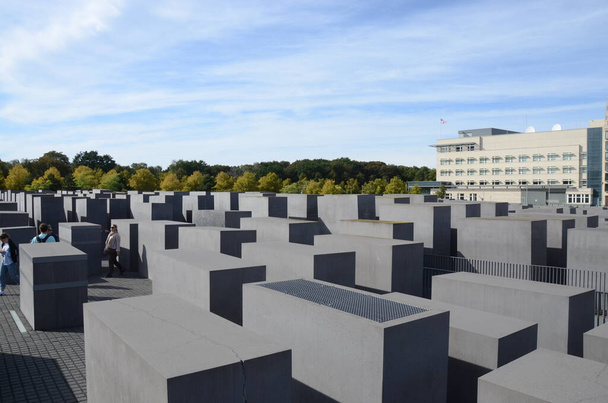people at Murdered Jews of Europe memorial in Berlin, Germany - Foto, imagen