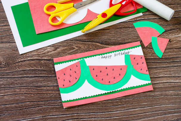 Summer birthday card with watermelons with birthday greetings. Handmade. Childrens creativity project, crafts for kids. - Fotoğraf, Görsel