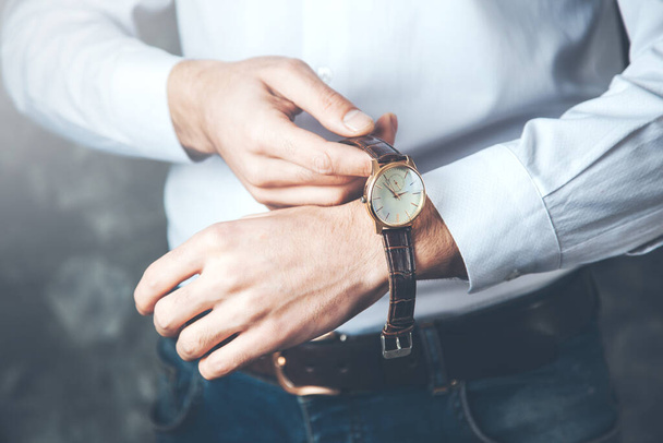 young business man hand watch - Foto, immagini
