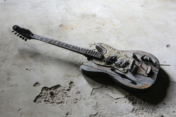 палена гітара
 - Фото, зображення