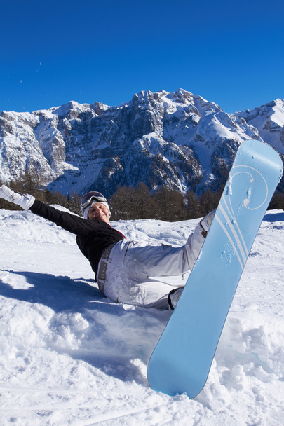 Femme snowboarder dans Dolomites
 - Photo, image