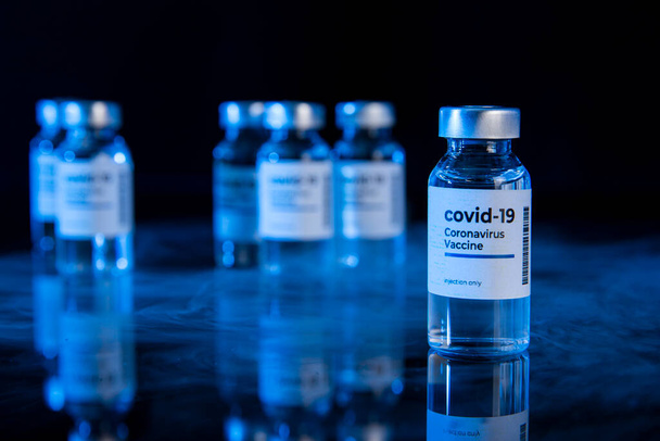 covid 19 vaccine close up - Foto, afbeelding