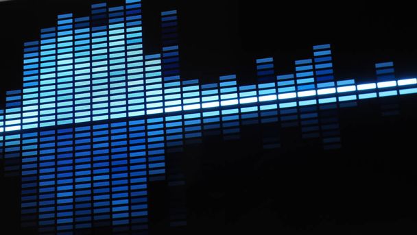 Musik-Equalizer-Bar. Audio-Wellenform-Equalizer auf schwarzem Hintergrund. Musik oder Schallwelle auf dem Monitor. farbenfroher Sound Visualisierer abstrakt. Gradienten-Spektrum-Musikdiagramm. Digitale Graphik leuchtet im Dunkeln. - Foto, Bild