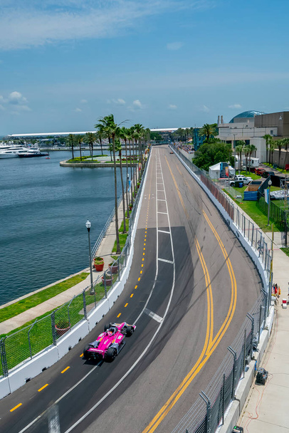 ALEXANDER ROSSI (27) van de Verenigde Staten kwalificeren zich voor de Firestone Grand Prix van St. Petersburg in de straten van St. Petersburg, Florida. - Foto, afbeelding