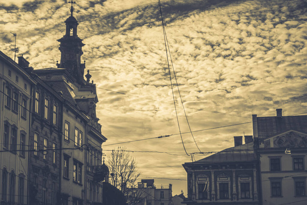 Lvivの美しい通りと家 - 写真・画像