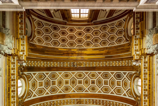 wnętrze pałacu miasta barcelona - Zdjęcie, obraz
