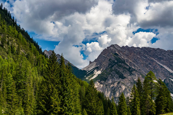 beautiful landscape with mountains and clouds - Fotoğraf, Görsel