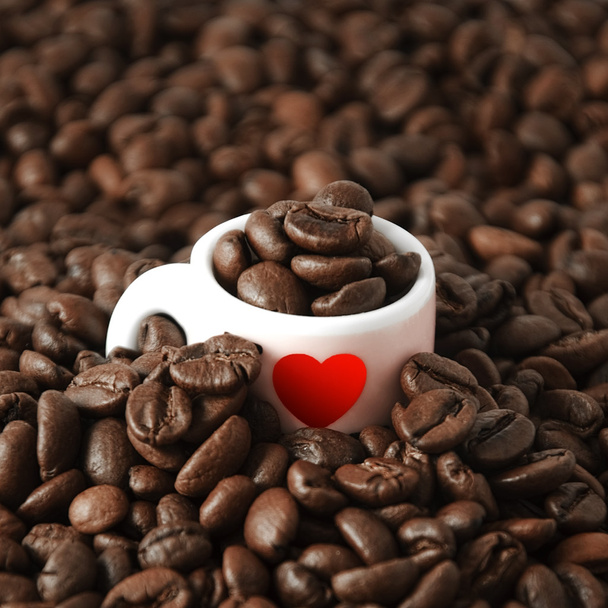 Tasse à café avec coeur en grains de café
 - Photo, image