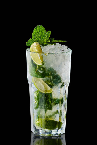 Classic mojito cocktail isolated on black background - Foto, Imagem