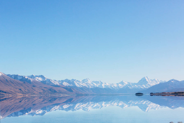 Uudessa-Seelannissa on upeat luonnonmaisemat. Vuoristojärvi. - Valokuva, kuva