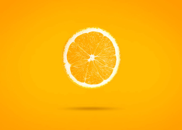 Řez pomerančového citrusu na oranžovém pozadí - Fotografie, Obrázek