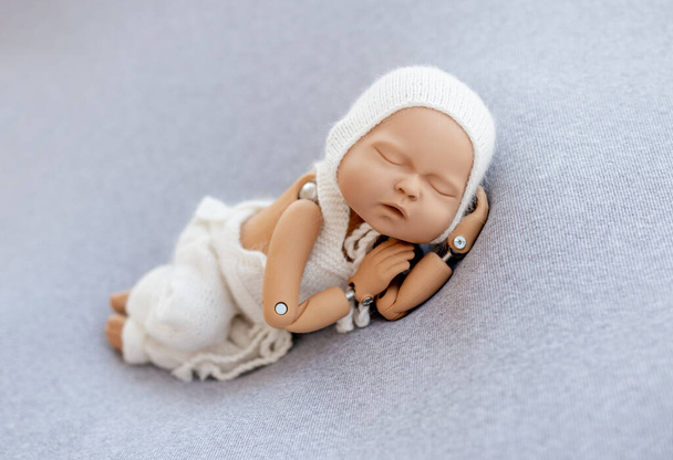 Newborn doll for photo practice - Foto, imagen