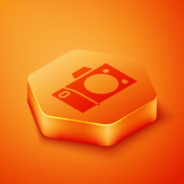 Isometrica icona della fotocamera fotografica isolato su sfondo arancione. Icona della fotocamera fotografica. Bottone esagonale arancione. Illustrazione vettoriale. - Vettoriali, immagini