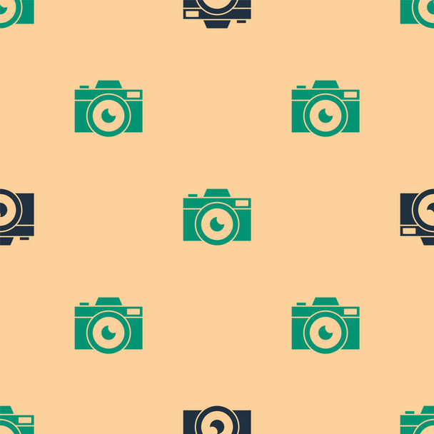 Grüne und schwarze Fotokamera Ikone isoliert nahtlose Muster auf beigem Hintergrund. Ikone der Fotokamera. Vektorillustration. - Vektor, Bild