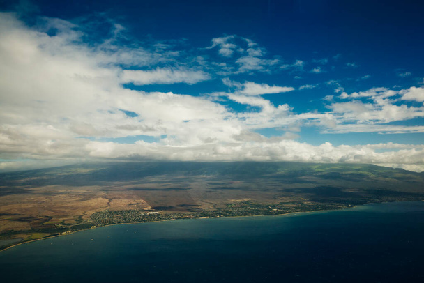 Piękny widok z lotu ptaka Tropical Island Paradise Nature Scena Maui Hawaje. Wysokiej jakości zdjęcie - Zdjęcie, obraz